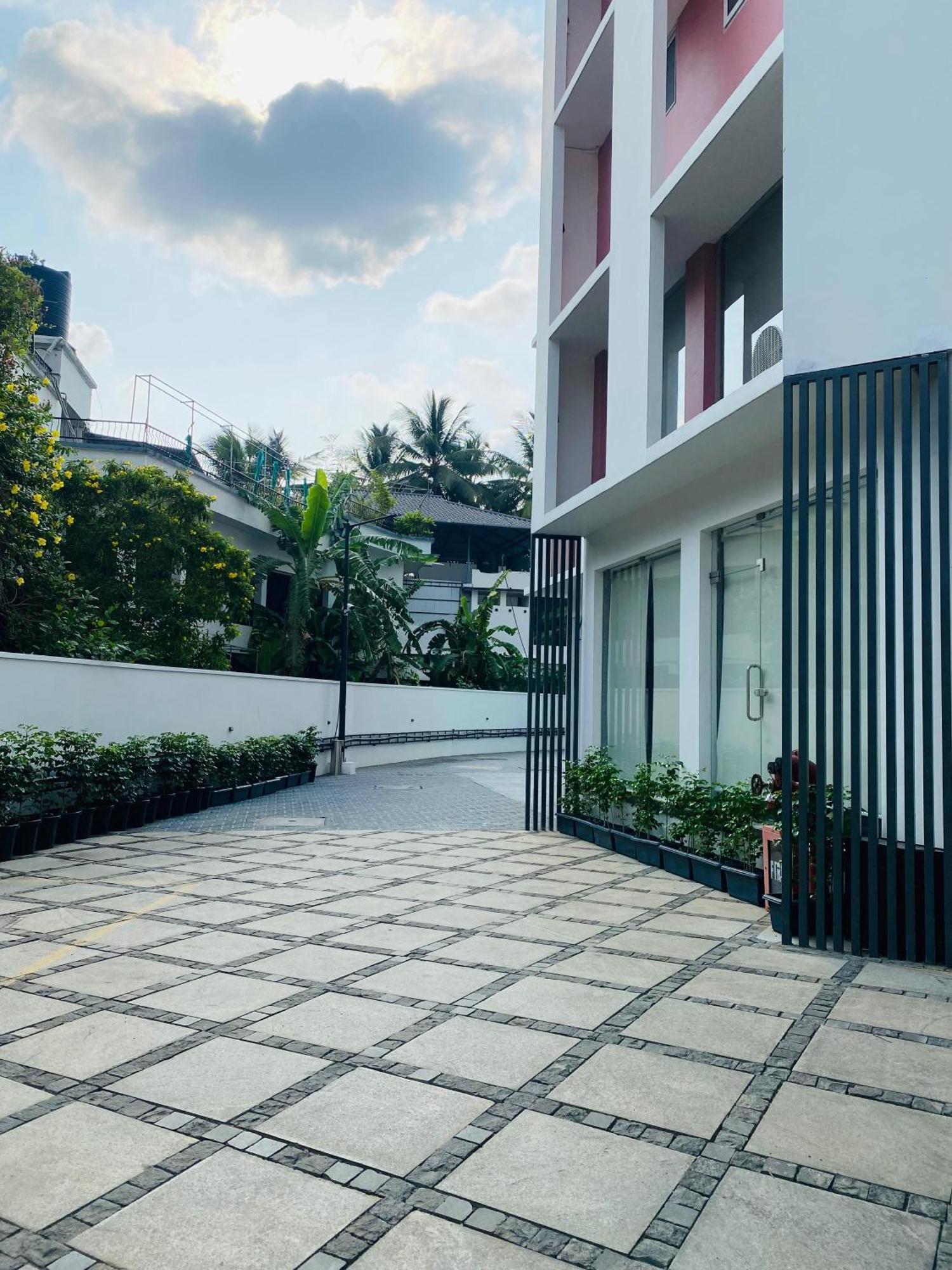 The Habitat Suites Гуруваюр Экстерьер фото