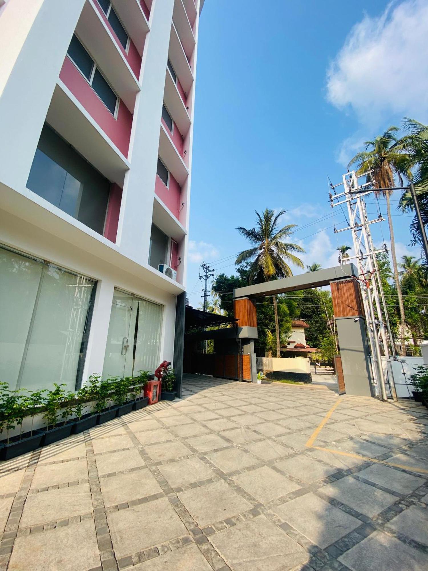 The Habitat Suites Гуруваюр Экстерьер фото