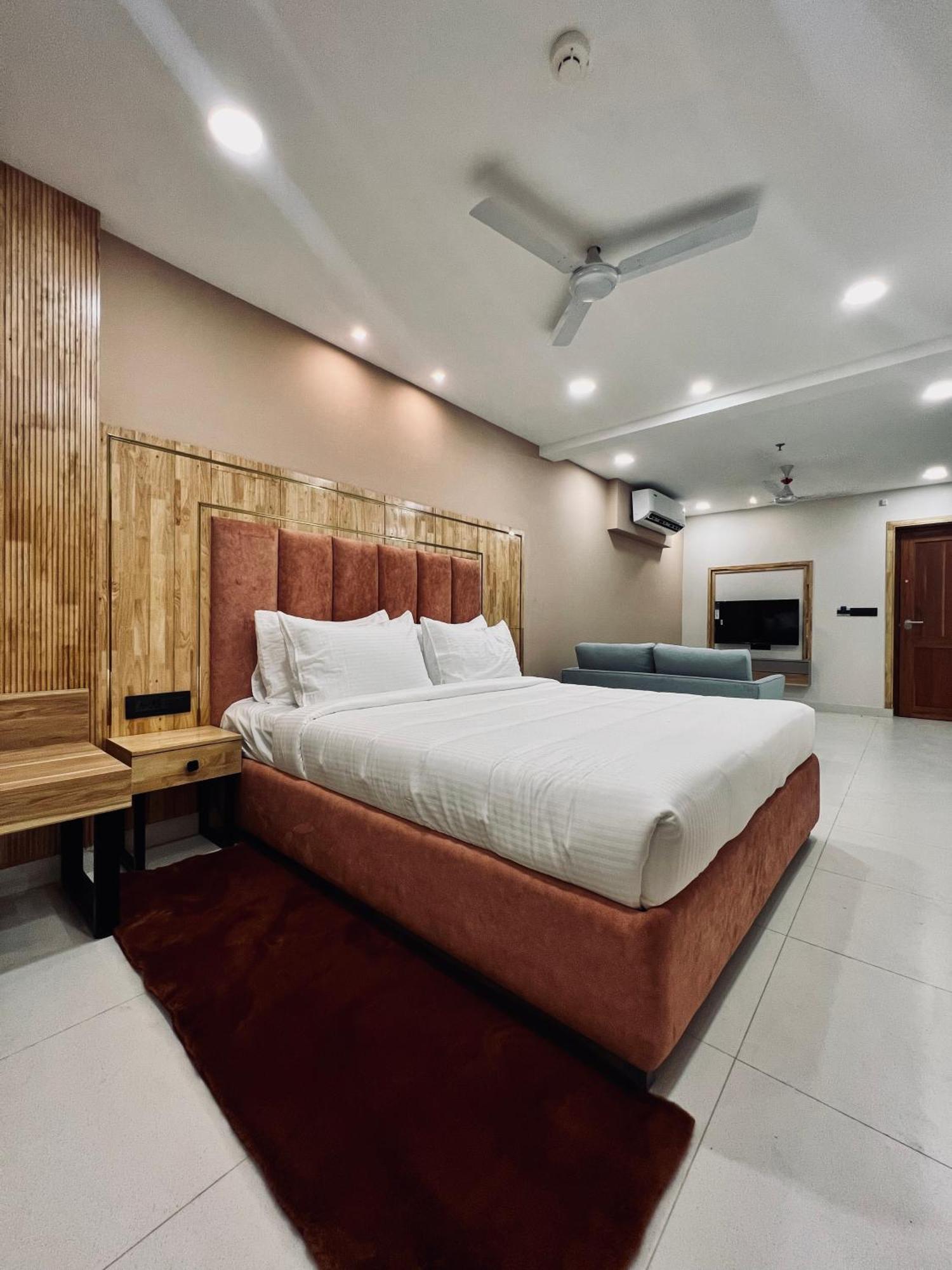 The Habitat Suites Гуруваюр Экстерьер фото