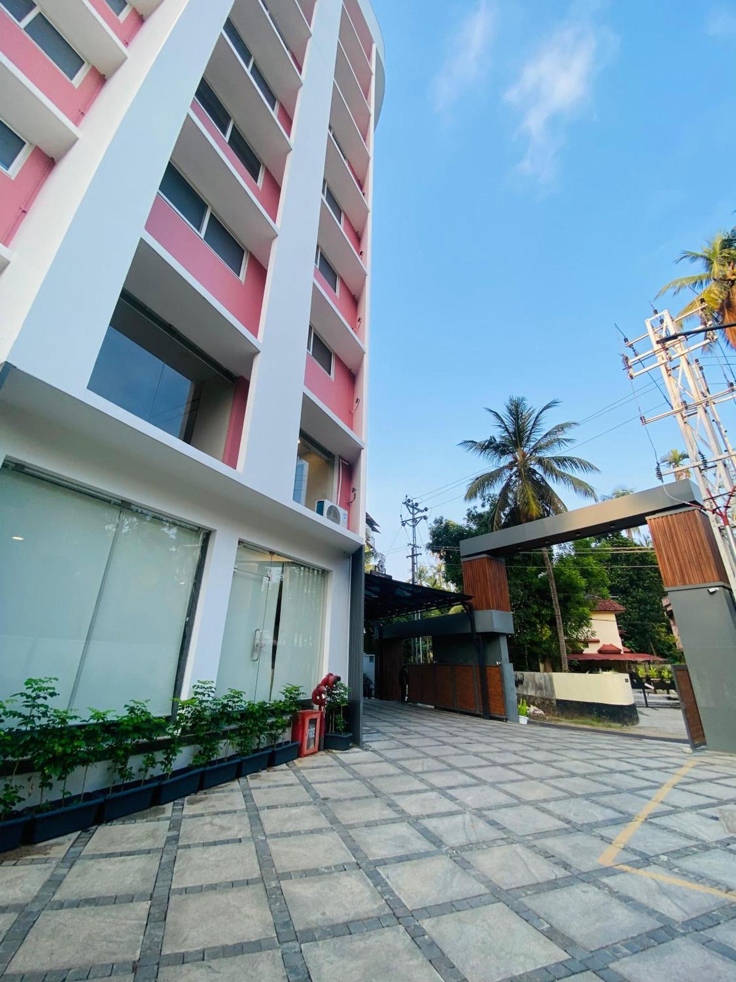 The Habitat Suites Гуруваюр Экстерьер фото